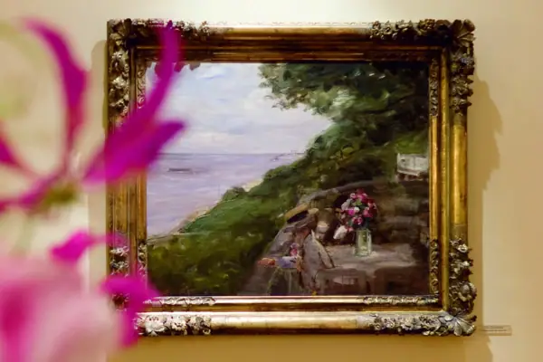 Das Gemälde "Die Lindenterrasse" von Max Liebermann.